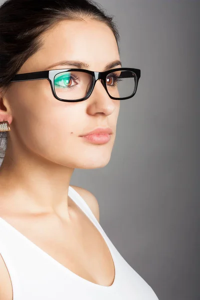 Güzel Genç Kadın Portre Gözlük — Stok fotoğraf