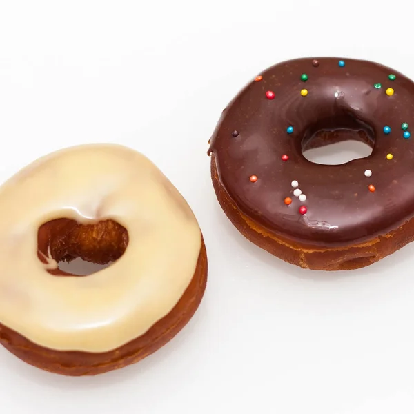 Donuts aislados sobre fondo blanco — Foto de Stock