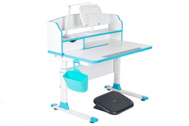 Mavi okul Masası, mavi sepet, Masa lambası ve siyah destek ayakları altında