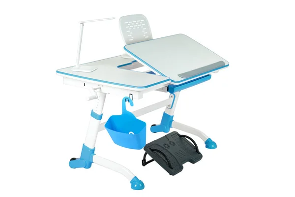 Mesa escola azul, cesta azul, lâmpada de mesa e suporte preto sob as pernas — Fotografia de Stock