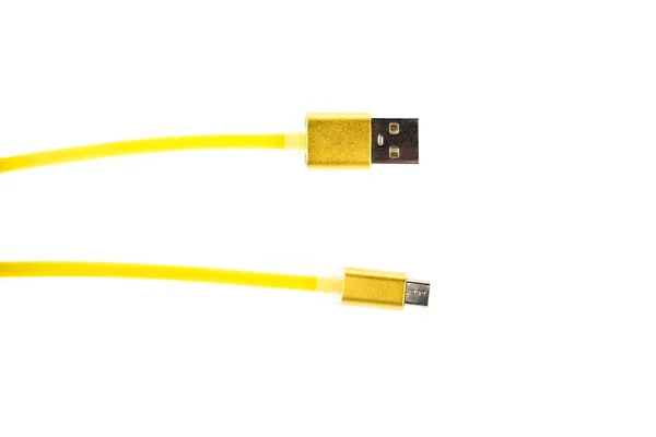 Dos conectores amarillos de cable micro USB sobre fondo blanco aislado. Marco horizontal —  Fotos de Stock