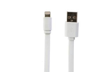 Usb kablosu beyaz izole zemin üzerine beyaz sıkılmış