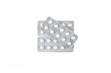 beyaz izole zemin üzerine beyaz hap üç tabak