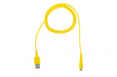 sarı beyaz izole arka planda Usb kablosu sıkılmış