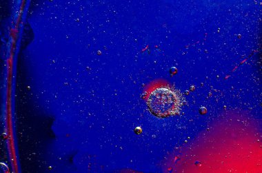 Bütün gövde soyut lekeleri ve damla