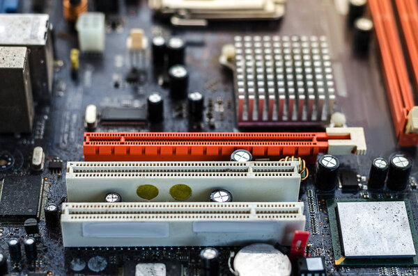 грязная материнская плата для всей рамы
