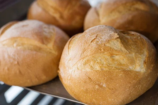 Große runde Brotlaibe — Stockfoto