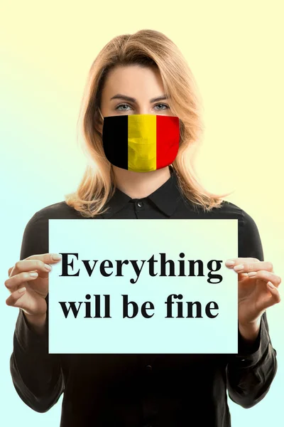 Meisje Met Blond Haar Een Masker Met Vlag Van België — Stockfoto