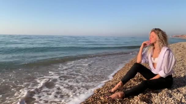 Beautiful Blonde Woman Sitting Meditating Beach Waves Blue Sea Crimea — Stock Video