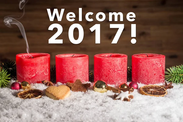 Dört advent mumlar hoş geldiniz 2017 ile üflenir
