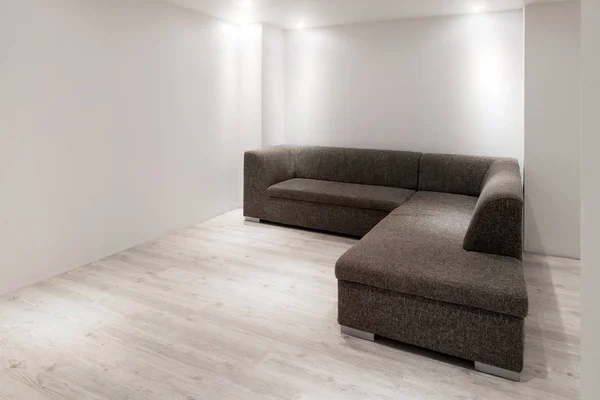 Kanepe boş yenilenmiş daire chaiselongue ile