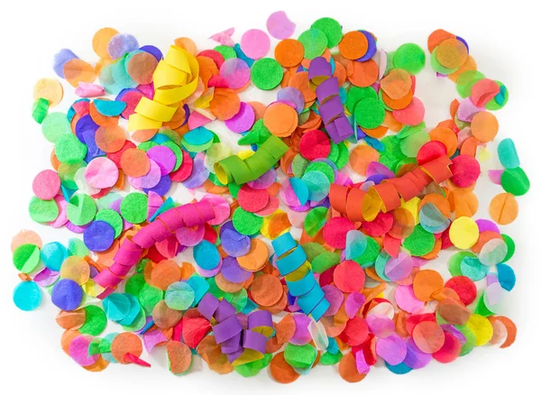 Coloridos confeti y serpentinas con fondo blanco como plantilla — Foto de Stock