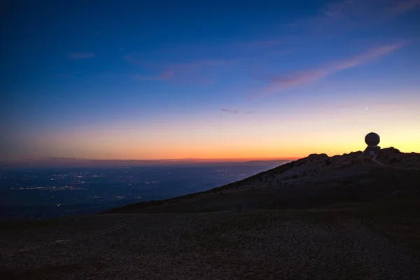 カラフルな夕日山の風景 ロイヤリティフリーのストック画像