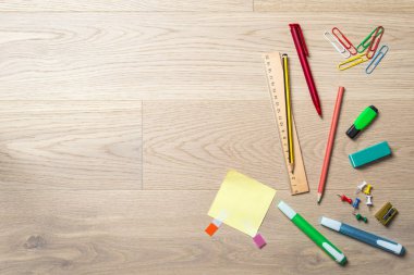 Kopya alanı yukarıdan masasında boş sayfayla