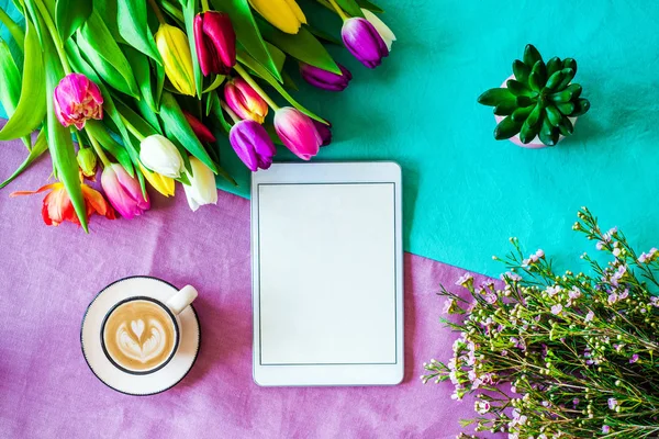 Ücretsiz boşaltmak ve Paskalya ve bahar de boş tablet ekranıyla
