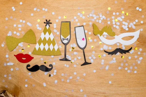 カラフルなパーティーの装飾や面白い写真用紙吹雪 — ストック写真