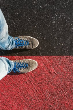 Kavramı çok önemli bir karar üzerinde farklı ayakkabı tarafından gösterilen bakan