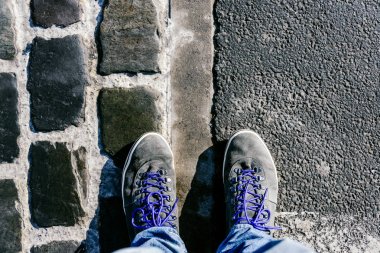 Kavramı çok önemli bir karar üzerinde farklı ayakkabı tarafından gösterilen bakan