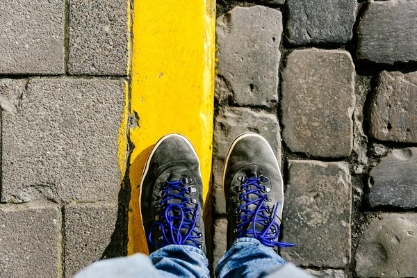 Kavramı çok önemli bir karar üzerinde farklı ayakkabı tarafından gösterilen bakan