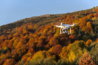 Drone ve sonbahar manzara