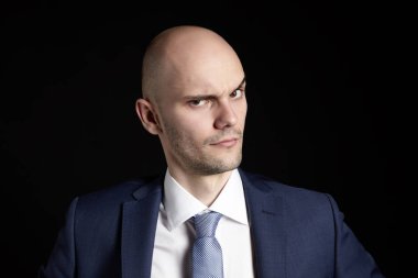 Siyah mutsuz işadamı