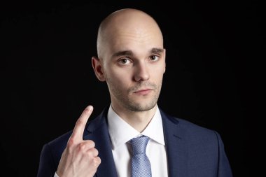 Kimse parmak tehdit edemez.