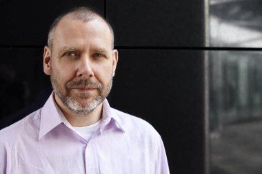 Olgun bir adamın portresi