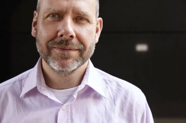 gerçek bir erkek portresi