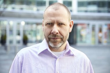 Dalgın adam açık atış