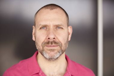 casual adam portresi