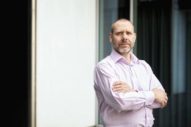 Başarılı işadamı uzağa arıyorsunuz