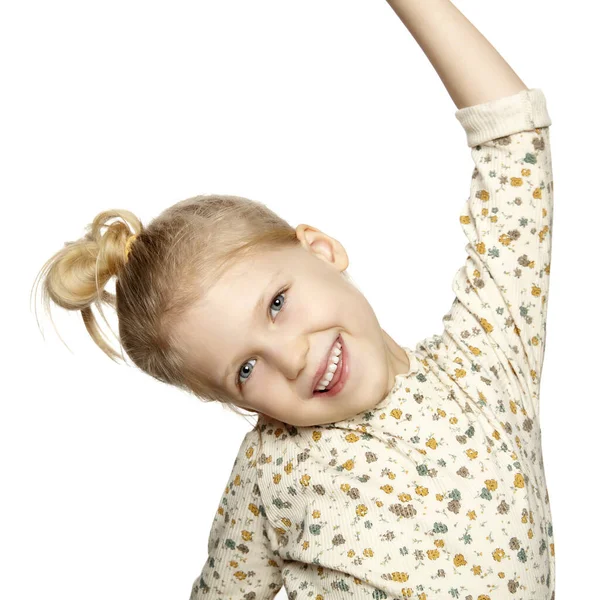 Retrato Menina Sorridente Isolado Sobre Fundo Branco Com Espaço Cópia — Fotografia de Stock