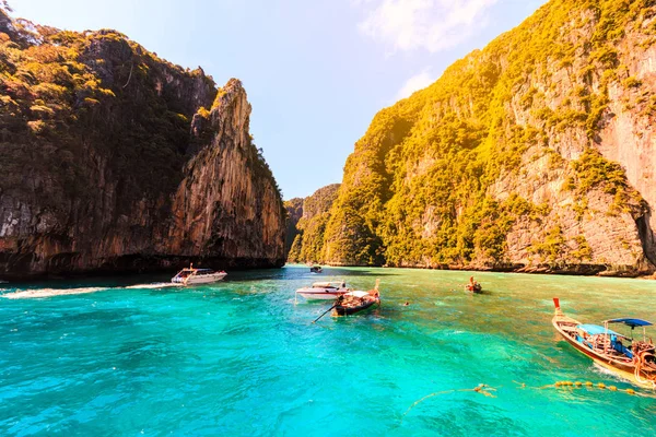 Maya bay phi phi inseln andaman sea krabi, südlich von thailand. — Stockfoto