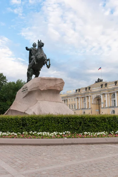 Monument to Peter the Great in St. Petersburg — Stock Photo, Image