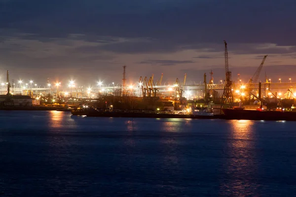 Puerto de San Petersburgo por la noche — Foto de Stock