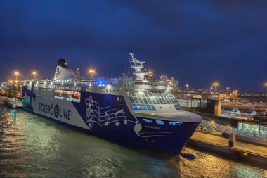 Helsinki, Finlandiya - 25 Ekim: Finlandia, demirleme 25 Ekim 2016, Helsinki, Finlandiya şehrin limanda palamarla Feribot Tekne.