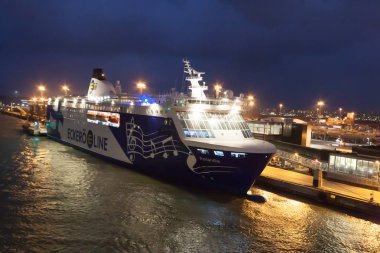 Helsinki, Finlandiya - 25 Ekim: Finlandia, demirleme 25 Ekim 2016, Helsinki, Finlandiya şehrin limanda palamarla Feribot Tekne.