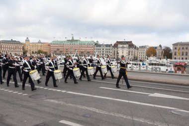 Stockholm, İsveç - 26 Ekim: bekçi töreni Royal Guard Süvari katılımı ile değiştirme. 26 Ekim 2016 yılında Stockholm, İsveç.