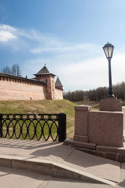 Νόβγκοροντ, Ρωσία - 13 Μαΐου: οι πύργοι του Κρεμλίνου φρούριο, Ρωσία - 13 Μαΐου 2017. — Φωτογραφία Αρχείου