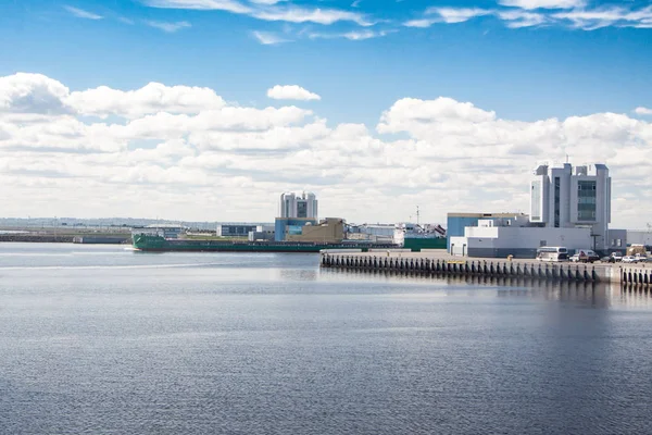Kronstadt, Rusya Federasyonu - 21 Mayıs: gemi koruyucu yapıların bir kompleks seller, Rusya Federasyonu - 21 Mayıs 2017 geçer.. — Stok fotoğraf