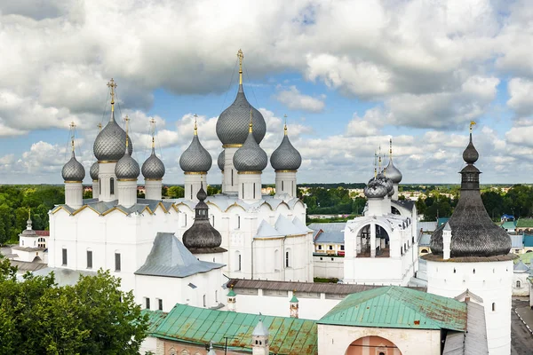 Rostov Kremlin σε σαφή ημέρα του καλοκαιριού . — Φωτογραφία Αρχείου