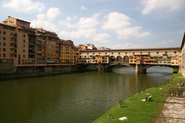 Floransa'daki Ponte Vecchio görünümünü