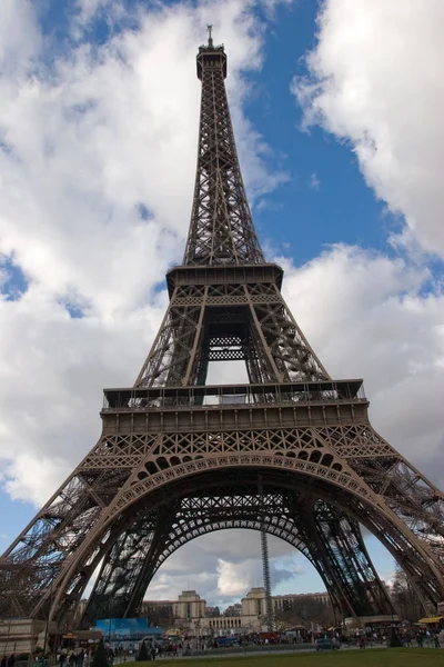 Paris 'teki Eyfel Kulesi