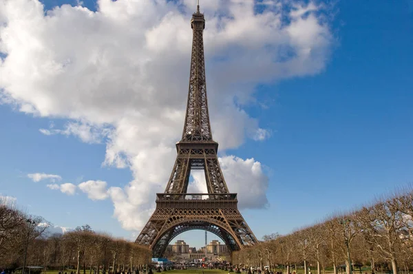 Eiffel tower in paris — Stock Photo, Image