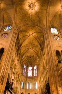 şehir merkezinde paris mimarisi