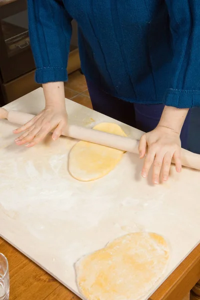 Pasta zu Hause zubereiten — Stockfoto