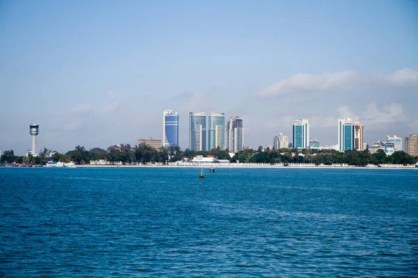 Feribota görünümünden Dar es salaam