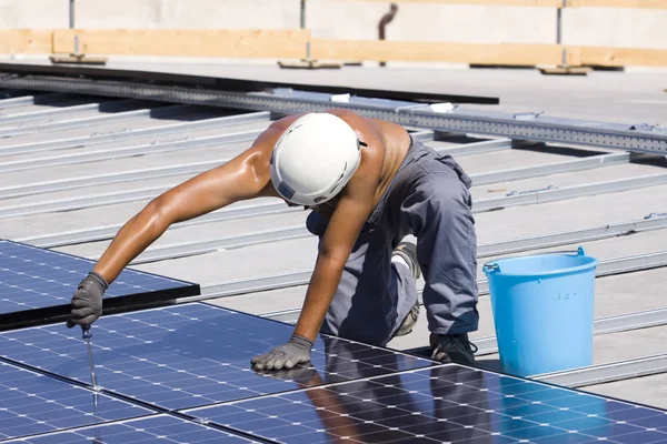 Fitting Photovoltaic Panels Roof Building — Stock Photo, Image
