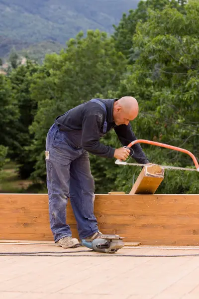 Maurer Bei Der Arbeit Auf Einer Baustelle — Stockfoto