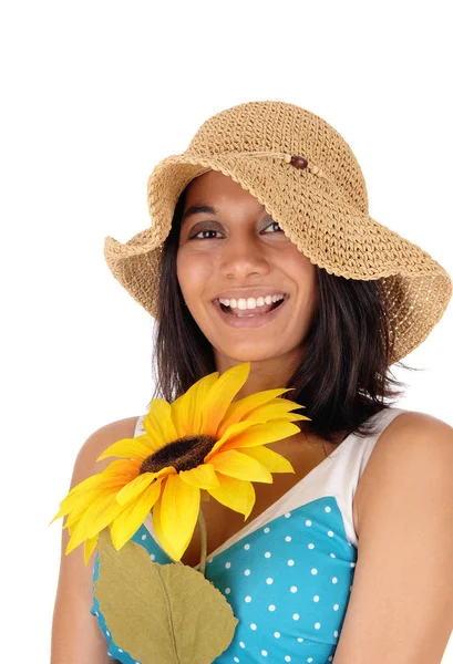 Gelukkig lachende vrouw met zonnebloem. — Stockfoto